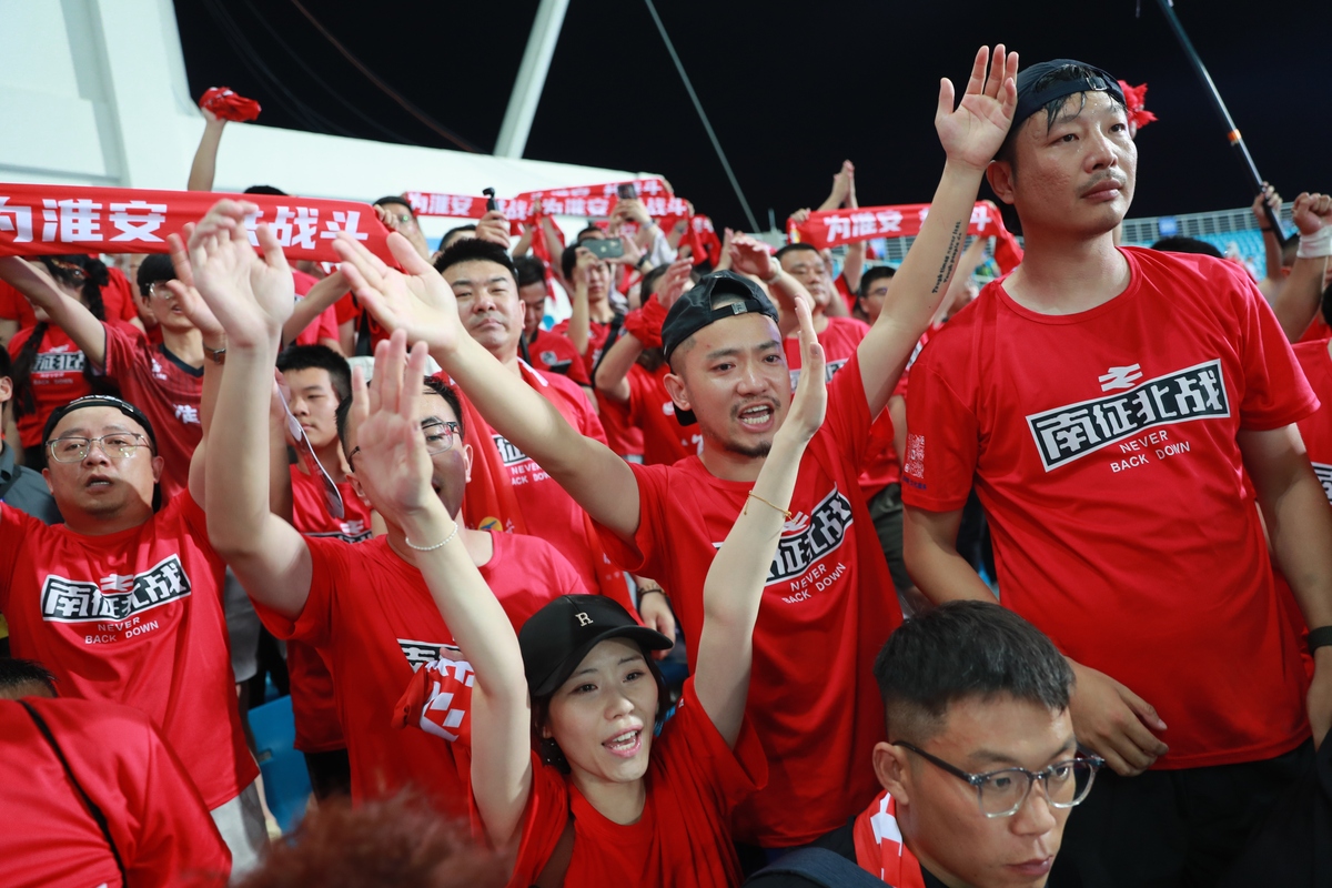 铁杆球迷关注俱乐部队伍在国际赛事中的表现(铁杆球迷关注俱乐部队伍在国际赛事中的表现有哪些)