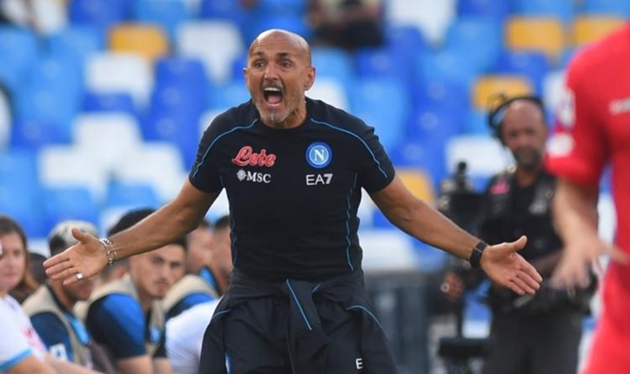 佛罗伦萨主场憾平那不勒斯，积分榜位置无变的简单介绍