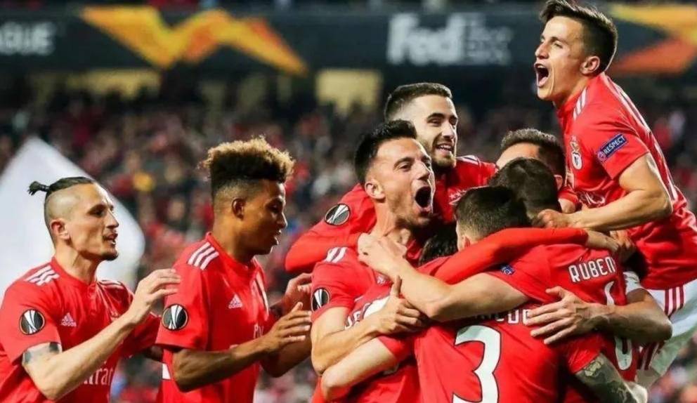 斯图加特新星崭露头角，圈粉无数备受瞩目(保时捷718在斯图加特生产)