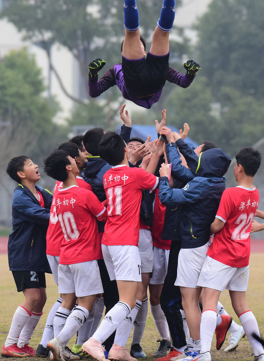 关于各支球队正在努力训练，为接下来的比赛做好准备的信息