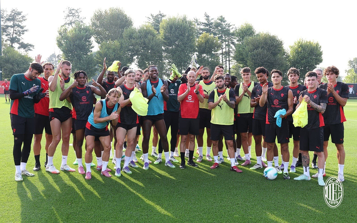 终于有钱了! 主帅续约新援补强的ac米兰热闹重建中