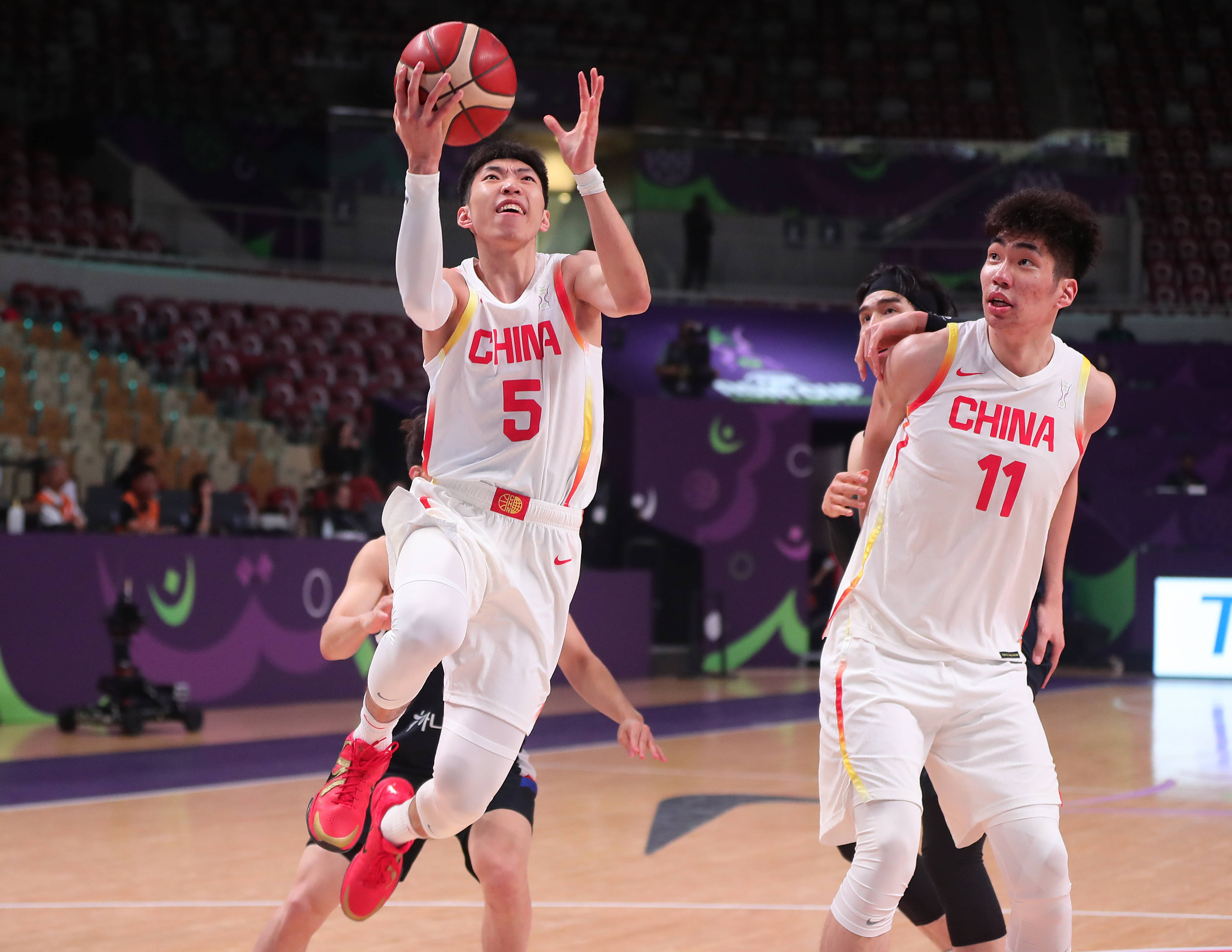 包含亚洲杯篮球锦标赛东亚区半决赛：预计会上演精彩对决的词条